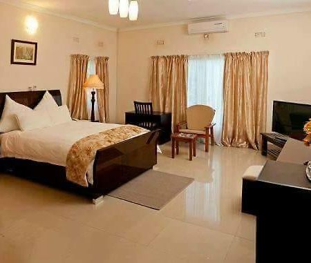 Waterfalls Hotel Lusaka Exterior photo