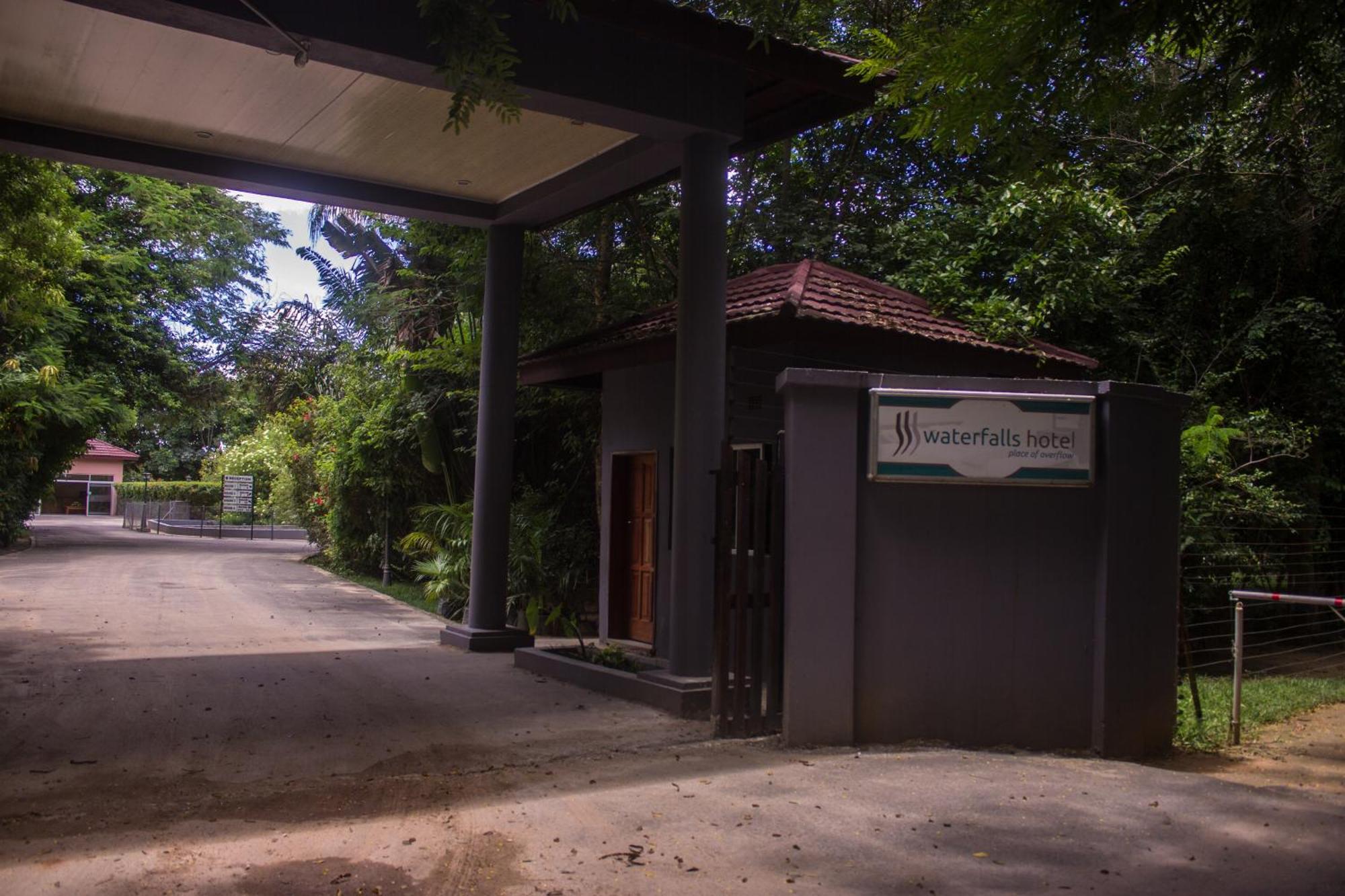 Waterfalls Hotel Lusaka Exterior photo