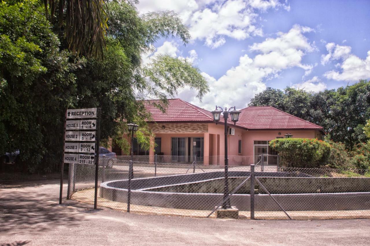 Waterfalls Hotel Lusaka Exterior photo